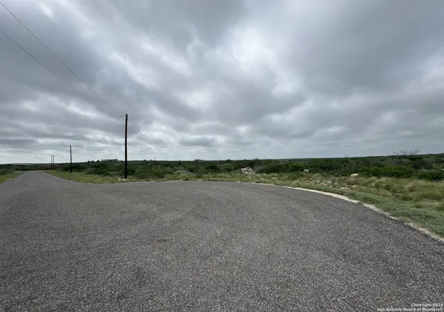 4th image of 87 Palomino Hls, Uvalde, TX 78801 | MLS# 1661709