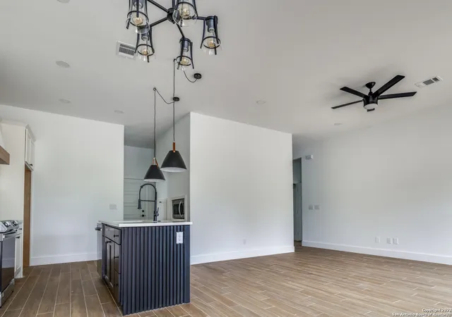 5th image of 422 S Calvin Barrett, Blanco, TX 78606 | MLS# 1683926