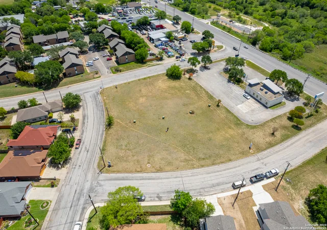 Photo 4 of Sale Pending at 5158-5159 Northtrail Dr, San Antonio, TX 78216 | MLS# 1685123 | Listing updated on 2025-10-13