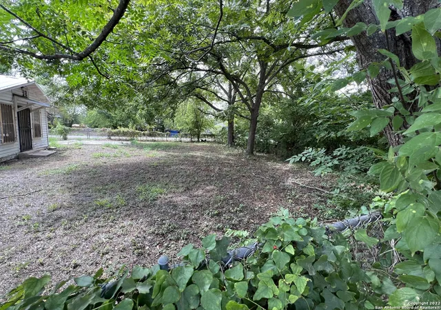 Photo 2 of Land for sale at 412 Moten Alley, San Antonio, TX 78202 | MLS# 1687655 | Listing updated on 2026-07-29