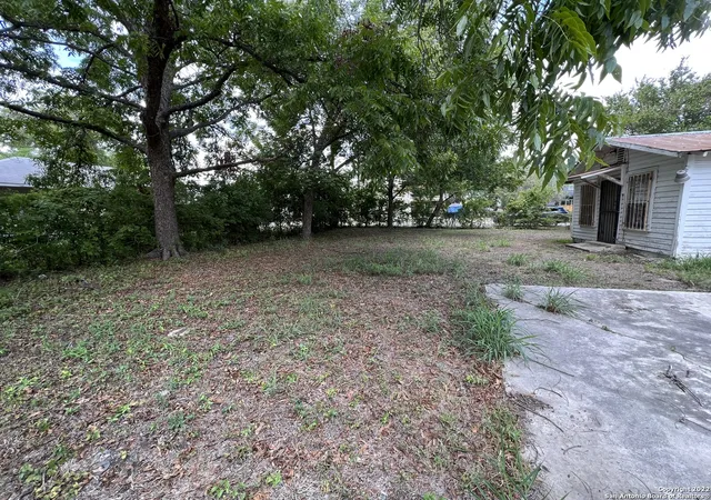 Photo 4 of Land for sale at 412 Moten Alley, San Antonio, TX 78202 | MLS# 1687655 | Listing updated on 2026-07-29