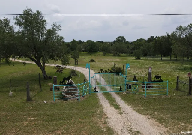 Photo 3 of Single family home for sale at 8389 E Loop 1604 S, Adkins, TX 78101 | MLS# 1694076 | Listing updated on 2025-10-19