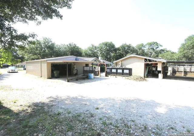 3rd image of 311 Wagon Wheel Dr, Adkins, TX 78101 | MLS# 1695074