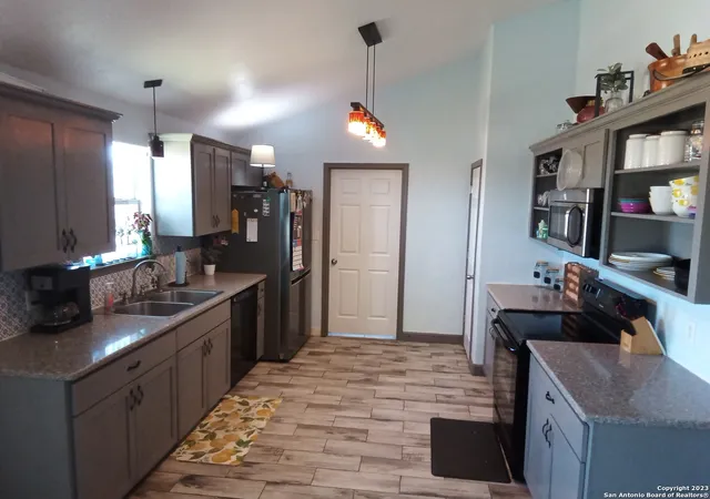 2nd image of 2348 Fm 539, La Vernia, TX 78121 | MLS# 1708018