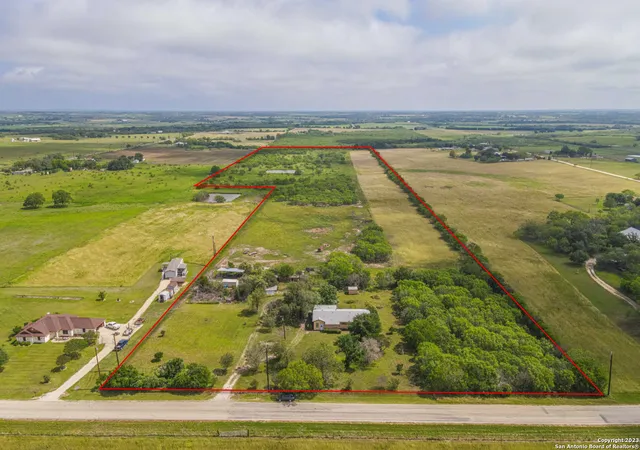 Homes for sale in Saint Hedwig, TX | 320 N Graytown Rd, Saint Hedwig, TX 78152 | MLS# 1708866