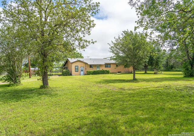 Homes for sale in Saint Hedwig, TX | 320 N Graytown Rd, Saint Hedwig, TX 78152 | MLS# 1708866