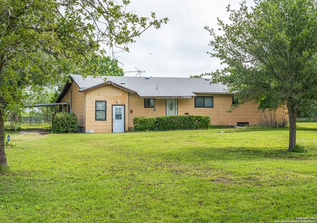 Homes for sale in Saint Hedwig, TX | 320 N Graytown Rd, Saint Hedwig, TX 78152 | MLS# 1708866