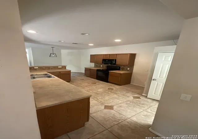 Photo 4 of Single family home for sale at 15727 Cotton Tail Ln, San Antonio, TX 78255 | MLS# 1710849 | Listing updated on 2026-02-07