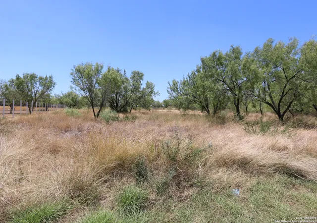 2nd image of 109 County Road 2672, Devine, TX 78016 | MLS# 1711112