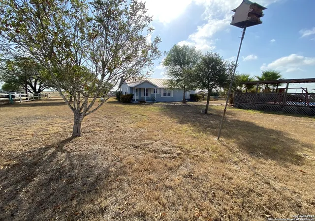 Photo 3 of House for sale at 2667 County Road 134, Floresville, TX 78114 | MLS# 1714204 | Listing updated on 2026-04-24