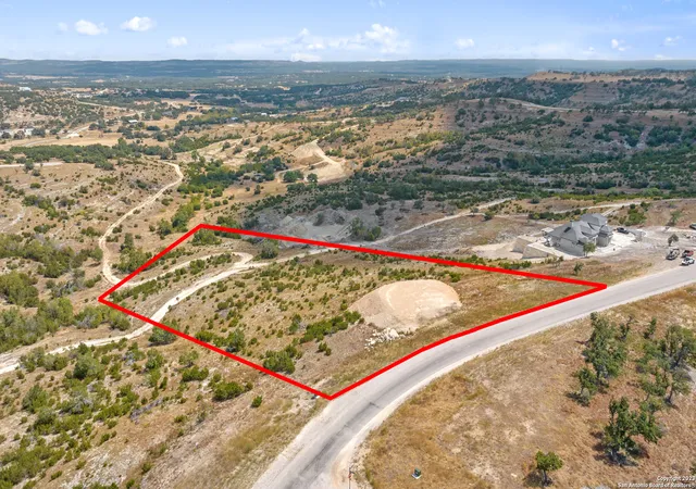 Photo 3 of Sale Pending at 120 Falling Oak Dr, Blanco, TX 78606 | MLS# 1715748 | Listing updated on 2026-05-11