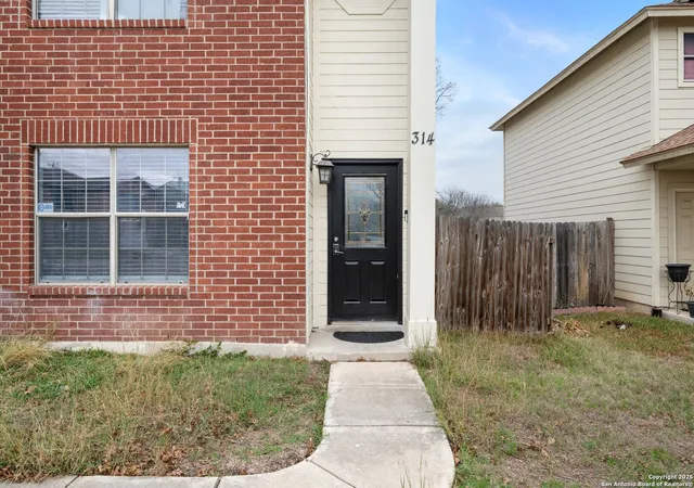 Photo 4 of Single family home for sale at 314 Tres Caminos, San Antonio, TX 78245 | MLS# 1718446 | Listing updated on 2025-10-11
