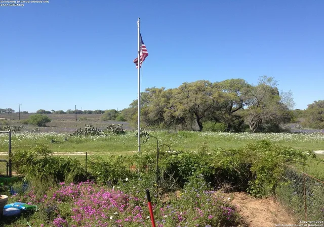 4th image of 1355 Cr 777, Devine, TX 78016 | MLS# 1719132