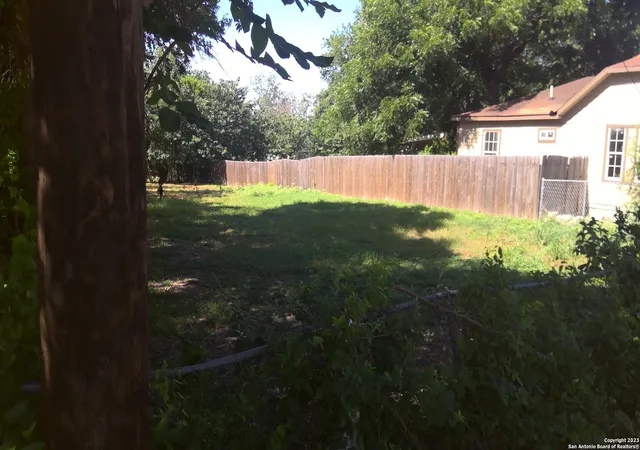 2nd image of 112 Del Valle Alley, San Antonio, TX 78207 | MLS# 1719659