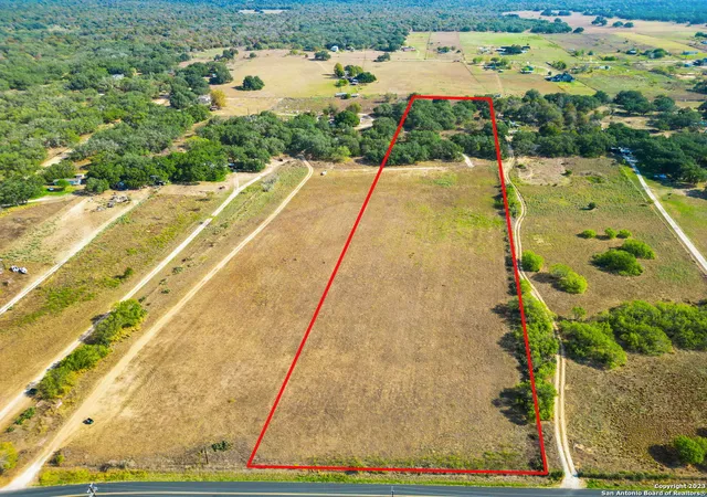 Photo 4 of Sale Pending at 4401 Hardy Rd, Elmendorf, TX 78112 | MLS# 1721612 | Listing updated on 2026-08-13