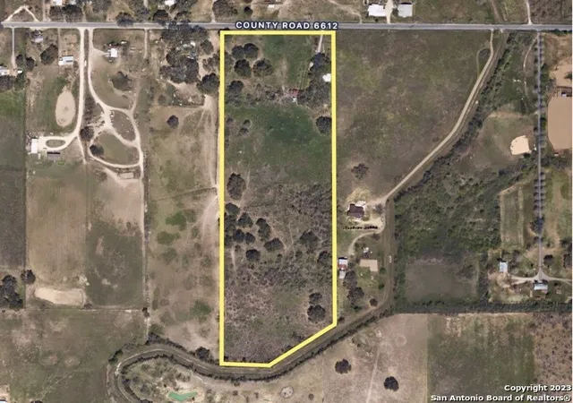 2nd image of 284 County Road 6612, Devine, TX 78016 | MLS# 1729122
