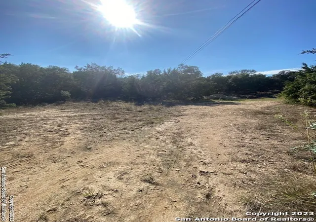 Photo 4 of Sale Pending at 2576 Robin Hood Dr, Canyon Lake, TX 78133 | MLS# 1731347 | Listing updated on 2026-02-04