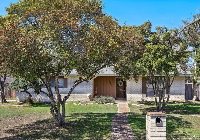 Photo 4 of Sale Pending at 1703 Autumn Woods St, San Antonio, TX 78232 | MLS# 1734122 | Listing updated on 2025-12-22