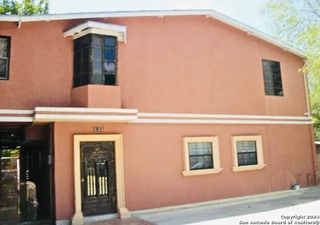 image of 809 4th St, Floresville, TX 78114 | MLS# 1734956