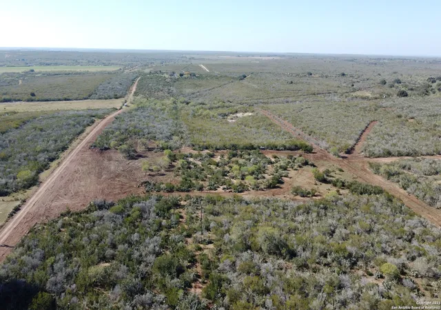 Photo 4 of House for sale at Fm 462 S S Fm 462, Hondo, TX 78861 | MLS# 1738377 | Listing updated on 2025-12-19
