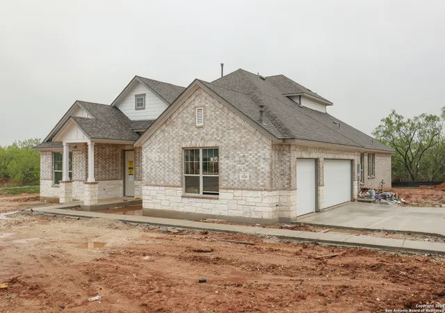 Photo 1 of Sale Pending at 5213 Esates Oak Way, San Antonio, TX 78263 | MLS# 1738511 | Listing updated on 2024-04-24