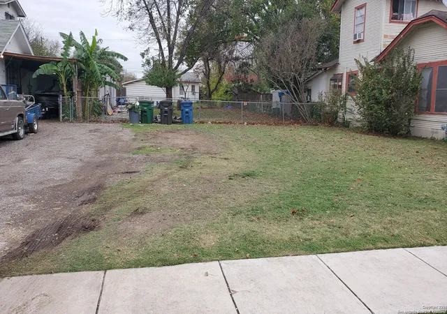 Photo 1 of Land for sale at 423 Cumberland Rd, San Antonio, TX 78204 | MLS# 1739792 | Listing updated on 2025-12-23