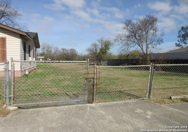 Photo 4 of Land for sale at 000 Eldridge Ave, San Antonio, TX 78237 | MLS# 1740176 | Listing updated on 2026-07-01