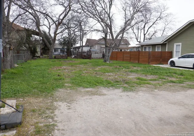 Photo 2 of Sale Pending at 119 Buford, San Antonio, TX 78202 | MLS# 1745945 | Listing updated on 2026-04-26
