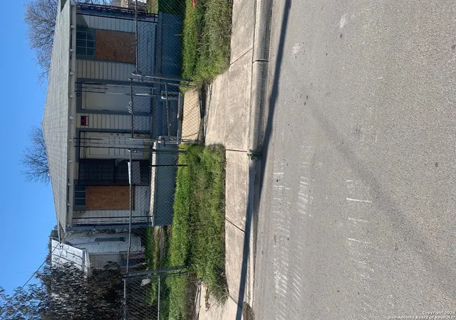 3rd image of 1401 Monterey St, San Antonio, TX 78207 | MLS# 1747716