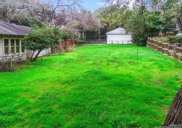 Photo 2 of Sale Pending at 417 Patterson Ave, San Antonio, TX 78209 | MLS# 1749762 | Listing updated on 2025-10-27