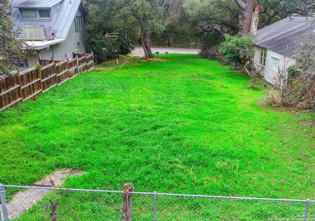 Photo 3 of Sale Pending at 417 Patterson Ave, San Antonio, TX 78209 | MLS# 1749762 | Listing updated on 2025-10-27