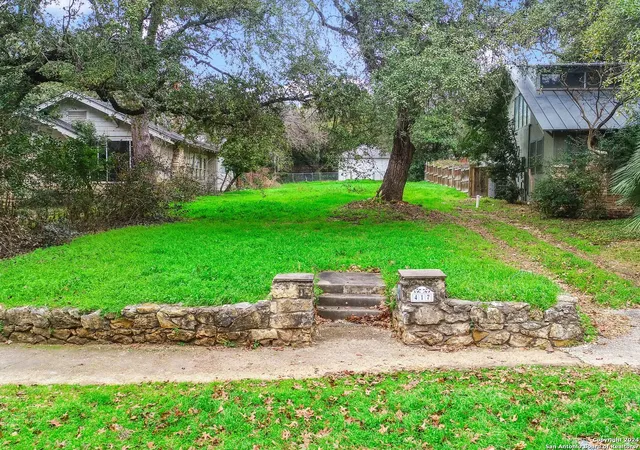 Photo 3 of Sale Pending at 417 Patterson Ave, San Antonio, TX 78209 | MLS# 1749762 | Listing updated on 2025-10-27