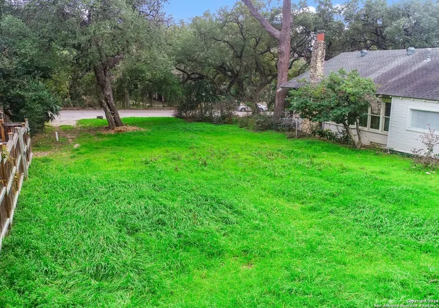 Photo 4 of Sale Pending at 417 Patterson Ave, San Antonio, TX 78209 | MLS# 1749762 | Listing updated on 2025-10-27