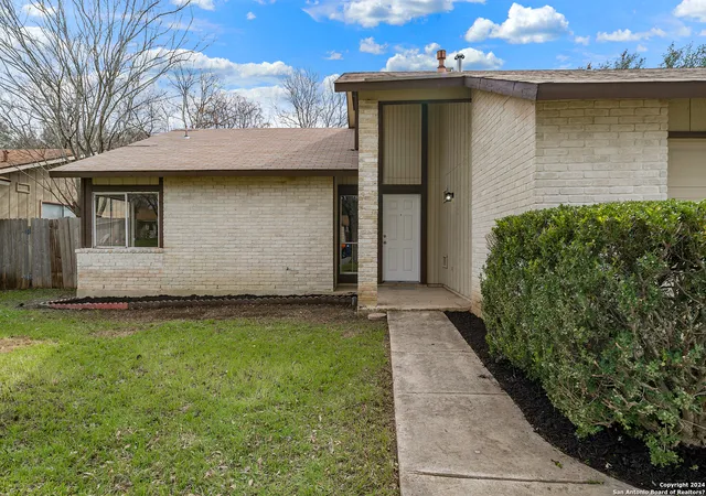 Photo 3 of Sale Pending at 9462 Bowen Dr, San Antonio, TX 78250 | MLS# 1750730 | Listing updated on 2026-02-10