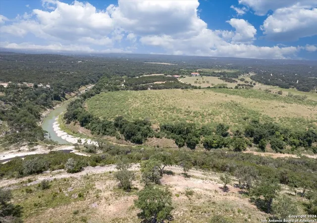 Photo 4 of Land for sale at 906 Blueridge Vw, Canyon Lake, TX 78133 | MLS# 1752623 | Listing updated on 2025-06-27
