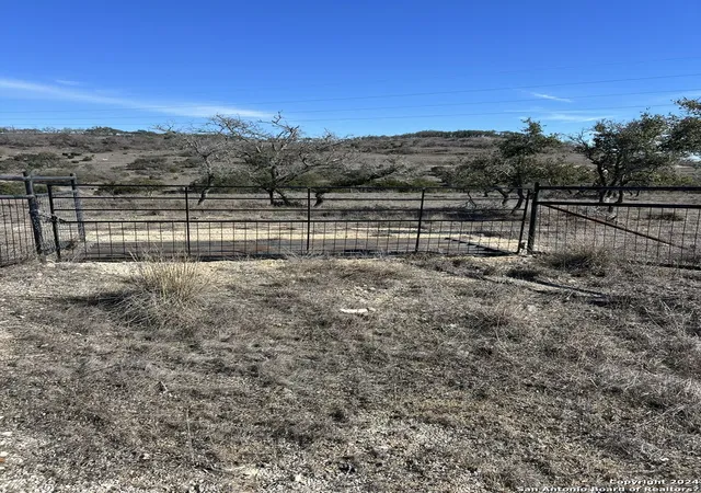 2nd image of 2985 Maenius Rd, Blanco, TX 78606 | MLS# 1754237
