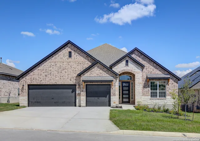 Photo 2 of Sale Pending at 136 Mason Ln, Castroville, TX 78009 | MLS# 1755878 | Listing updated on 2026-02-05