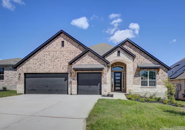 Photo 3 of Sale Pending at 136 Mason Ln, Castroville, TX 78009 | MLS# 1755878 | Listing updated on 2026-02-05