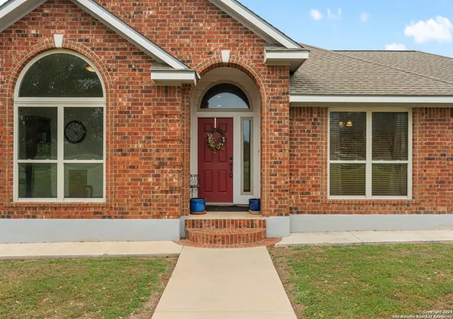 Photo 4 of Sale Pending at 111 Fm 3006, Pleasanton, TX 78064 | MLS# 1757455 | Listing updated on 2025-12-08