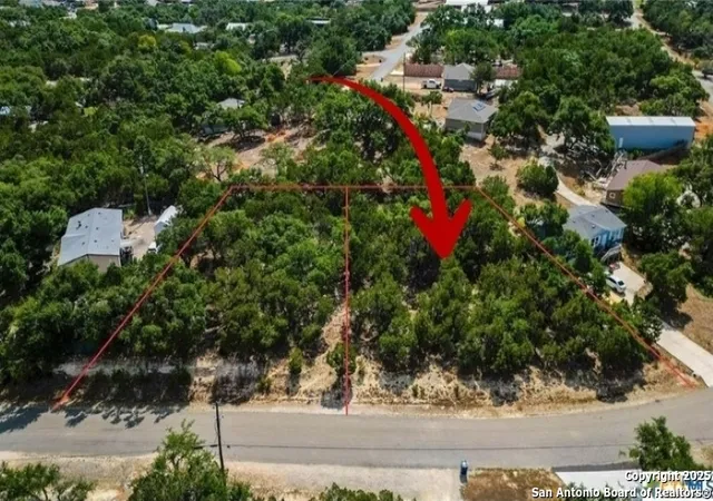 Photo 1 of Sale Pending at 565 Buck Run, Canyon Lake, TX 78133 | MLS# 1762022 | Listing updated on 2026-04-08