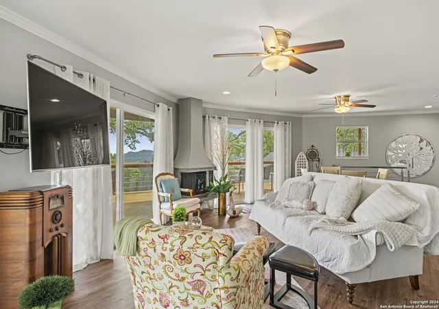 Photo 4 of Single family home for sale at 665 Lake Forest, Canyon Lake, TX 78133 | MLS# 1763025 | Listing updated on 2025-05-09
