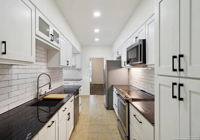 5th image of 3678 Hidden Dr #704, San Antonio, TX 78217 | MLS# 1765323