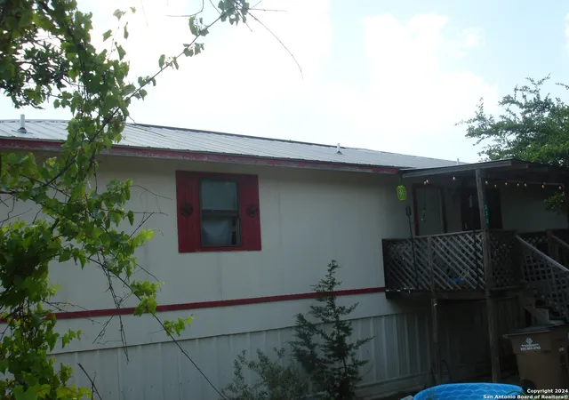 Photo 3 of Single family home for sale at 335 Polly Peak, Bandera, TX 78003 | MLS# 1765426 | Listing updated on 2024-11-19