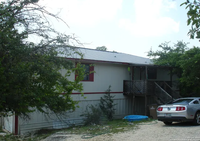 Photo 3 of Single family home for sale at 335 Polly Peak, Bandera, TX 78003 | MLS# 1765426 | Listing updated on 2024-11-19