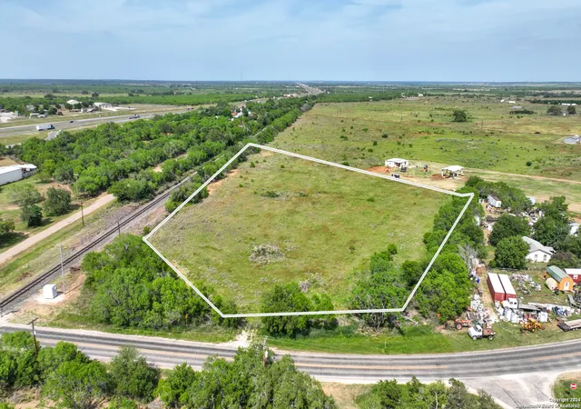3rd image of 001 E Fm 462, Moore, TX 78057 | MLS# 1766322