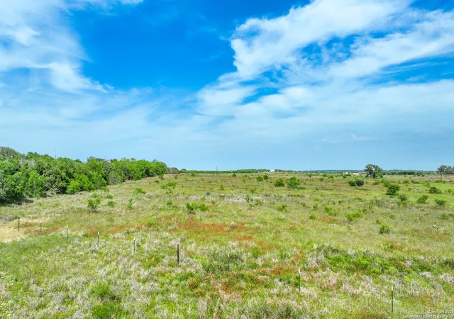 4th image of 002 E Fm 462, Moore, TX 78057 | MLS# 1766328