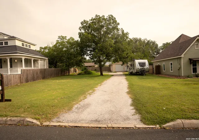 Photo 2 of Land for sale at 410 E Bandera, Boerne, TX 78006 | MLS# 1766983 | Listing updated on 2026-08-14