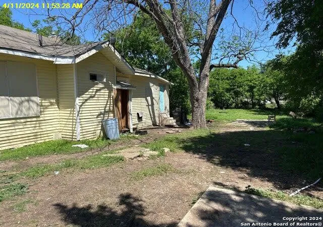 Photo 2 of Single family home for sale at 507 Blue Bonnet St, San Antonio, TX 78202 | MLS# 1769080 | Listing updated on 2026-04-23