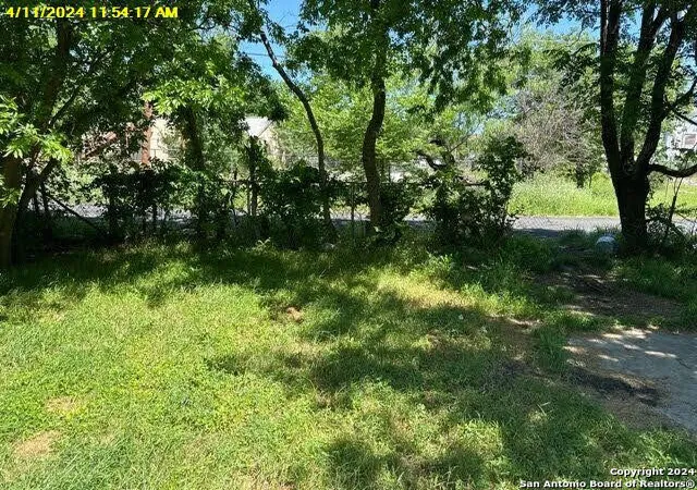 Photo 3 of Single family home for sale at 507 Blue Bonnet St, San Antonio, TX 78202 | MLS# 1769080 | Listing updated on 2026-04-23