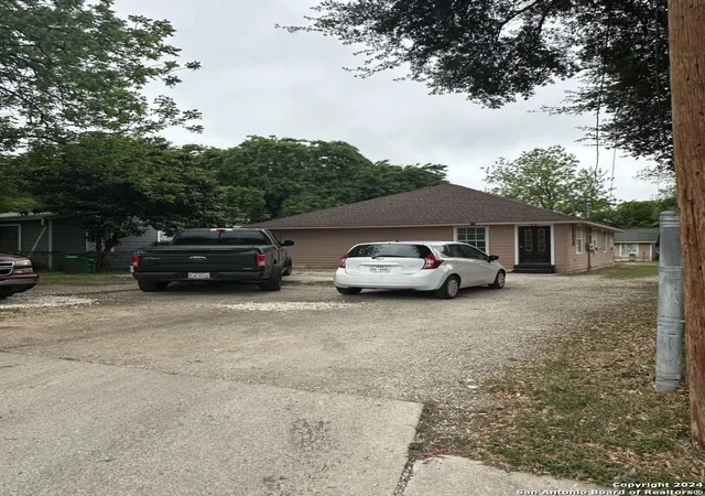 Photo 2 of Multi family home for sale at 515 Mary St, San Antonio, TX 78214 | MLS# 1769195 | Listing updated on 2025-11-21